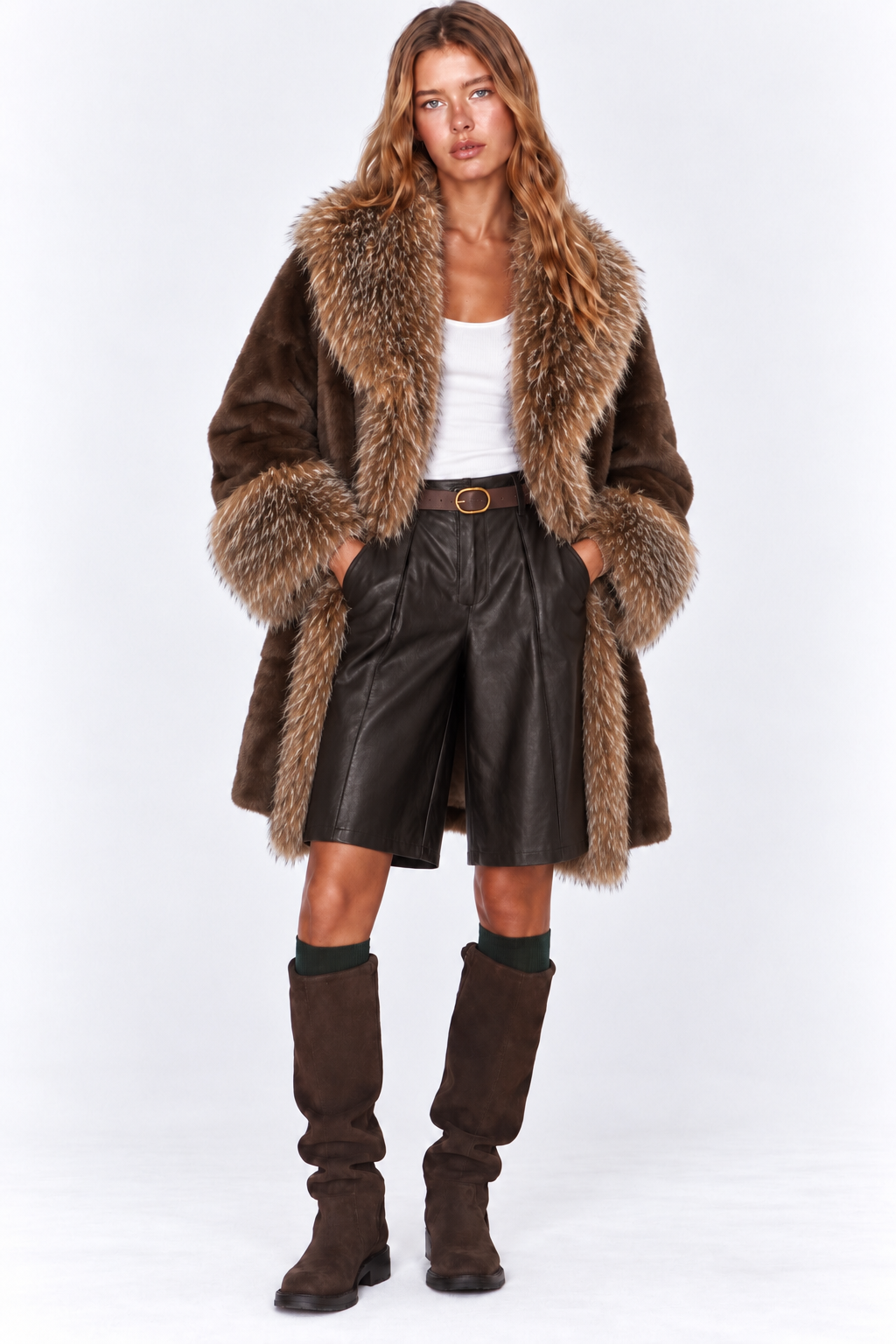 BERMUDA EFFET CUIR AVEC CEINTURE CHOCOLAT